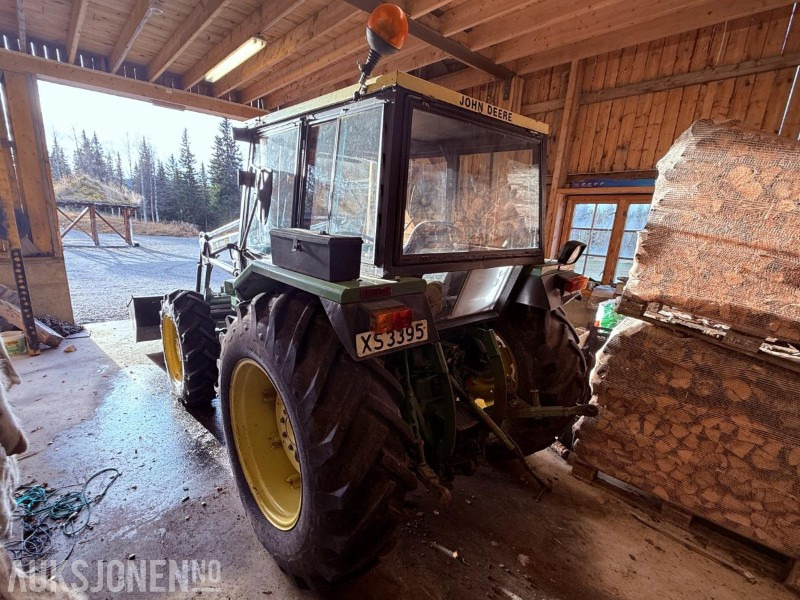 1984 John Deere 1140 4576 timer m/ Pallegafler, Grusskuffe, Snøskuffe, Kjetting - Traktori: kuva 1984 John Deere 1140 4576 timer m/ Pallegafler, Grusskuffe, Snøskuffe, Kjetting - Traktori 1984 John Deere 1140 4576 timer m/ Pallegafler, Grusskuffe, Snøskuffe, Kjetting - Traktori: kuva 1984 John Deere 1140 4576 timer m/ Pallegafler, Grusskuffe, Snøskuffe, Kjetting - Traktori
