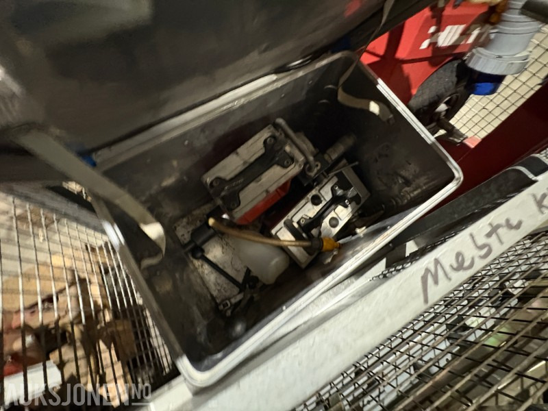 1996 Hilti D-LP 15 hydraulisk kraftstasjon - Rakennustarvikkeet: kuva 1996 Hilti D-LP 15 hydraulisk kraftstasjon - Rakennustarvikkeet 1996 Hilti D-LP 15 hydraulisk kraftstasjon - Rakennustarvikkeet: kuva 1996 Hilti D-LP 15 hydraulisk kraftstasjon - Rakennustarvikkeet