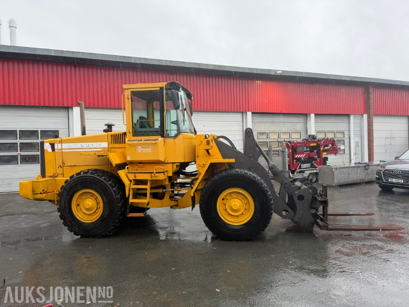 1996 Volvo L90C Hjullaster 72 timers auksjon! - Pyöräkuormaaja: kuva 1996 Volvo L90C Hjullaster 72 timers auksjon! - Pyöräkuormaaja 1996 Volvo L90C Hjullaster 72 timers auksjon! - Pyöräkuormaaja: kuva 1996 Volvo L90C Hjullaster 72 timers auksjon! - Pyöräkuormaaja