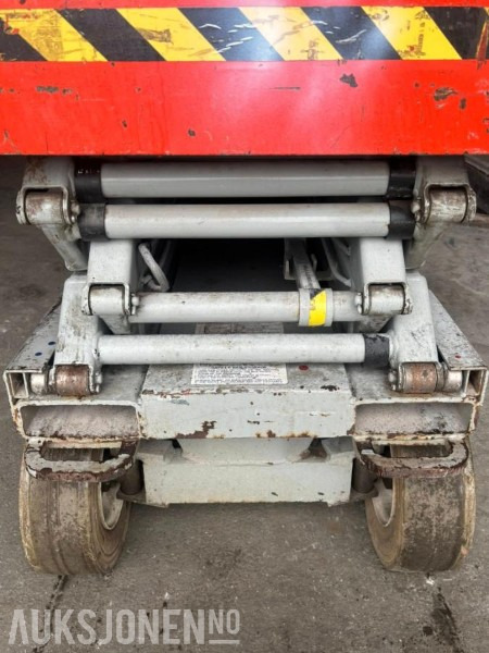 1998 SkyJack SJ 3220 - Henkilönostin: kuva 1998 SkyJack SJ 3220 - Henkilönostin 1998 SkyJack SJ 3220 - Henkilönostin: kuva 1998 SkyJack SJ 3220 - Henkilönostin