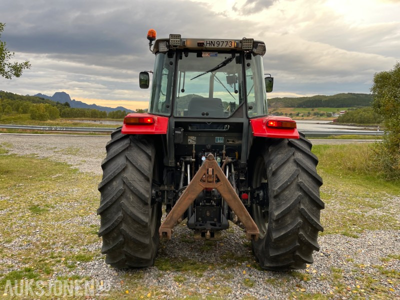 2000 Massey Ferguson 4270 med Trima 4.80 laster og snøskuffe *Kun 4969 Timer* - Traktori: kuva 2000 Massey Ferguson 4270 med Trima 4.80 laster og snøskuffe *Kun 4969 Timer* - Traktori 2000 Massey Ferguson 4270 med Trima 4.80 laster og snøskuffe *Kun 4969 Timer* - Traktori: kuva 2000 Massey Ferguson 4270 med Trima 4.80 laster og snøskuffe *Kun 4969 Timer* - Traktori