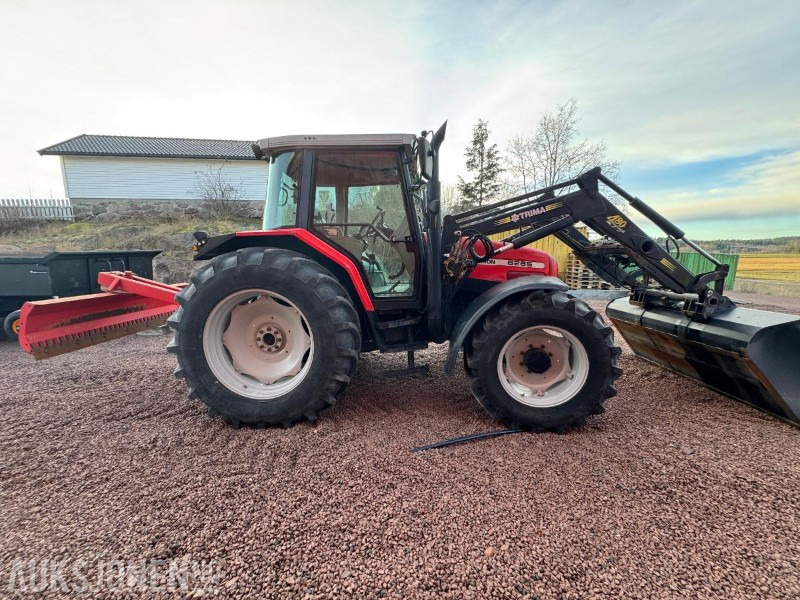 2000 Massey Ferguson 6265 Traktor med Frotlaster og skjær - Traktori: kuva 2000 Massey Ferguson 6265 Traktor med Frotlaster og skjær - Traktori 2000 Massey Ferguson 6265 Traktor med Frotlaster og skjær - Traktori: kuva 2000 Massey Ferguson 6265 Traktor med Frotlaster og skjær - Traktori