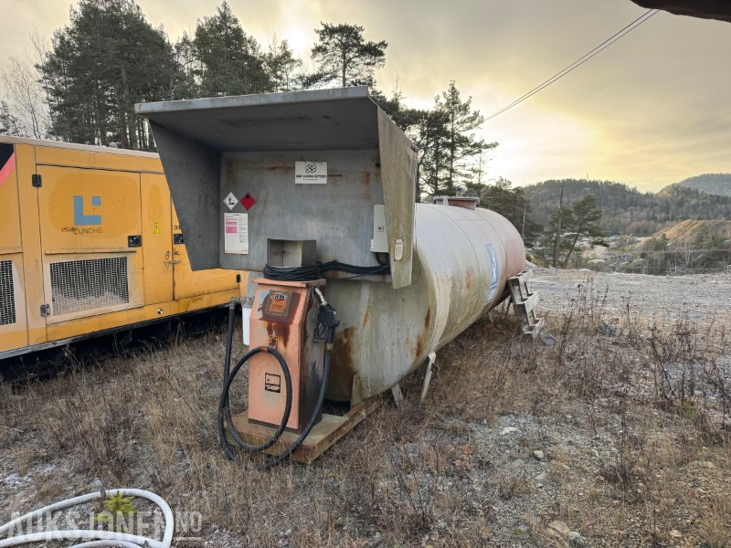 2002 Dieseltank med pumpe - Rakennustarvikkeet: kuva 2002 Dieseltank med pumpe - Rakennustarvikkeet 2002 Dieseltank med pumpe - Rakennustarvikkeet: kuva 2002 Dieseltank med pumpe - Rakennustarvikkeet