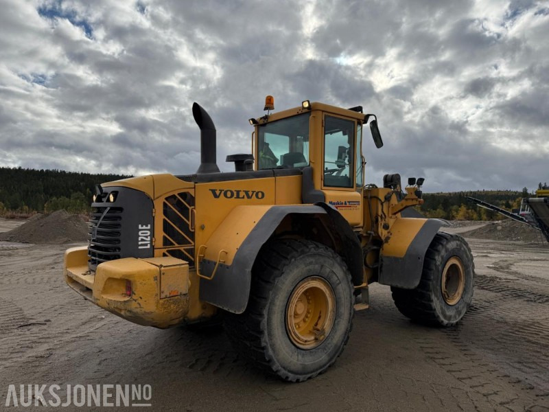 2006 Volvo L120E - Sentralsmøring - 14887 timer - Pyöräkuormaaja: kuva  2006 Volvo L120E - Sentralsmøring - 14887 timer - Pyöräkuormaaja 2006 Volvo L120E - Sentralsmøring - 14887 timer - Pyöräkuormaaja: kuva  2006 Volvo L120E - Sentralsmøring - 14887 timer - Pyöräkuormaaja