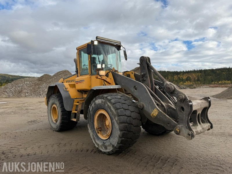 2006 Volvo L120E - Sentralsmøring - 14887 timer - Pyöräkuormaaja: kuva  2006 Volvo L120E - Sentralsmøring - 14887 timer - Pyöräkuormaaja 2006 Volvo L120E - Sentralsmøring - 14887 timer - Pyöräkuormaaja: kuva  2006 Volvo L120E - Sentralsmøring - 14887 timer - Pyöräkuormaaja