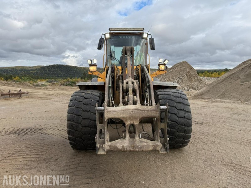 2006 Volvo L120E - Sentralsmøring - 14887 timer - Pyöräkuormaaja: kuva 2006 Volvo L120E - Sentralsmøring - 14887 timer - Pyöräkuormaaja 2006 Volvo L120E - Sentralsmøring - 14887 timer - Pyöräkuormaaja: kuva 2006 Volvo L120E - Sentralsmøring - 14887 timer - Pyöräkuormaaja