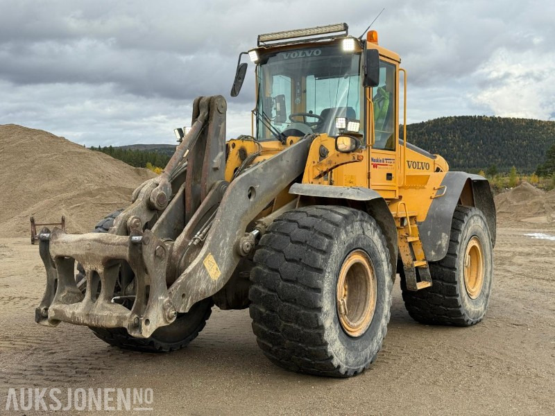 2006 Volvo L120E - Sentralsmøring - 14887 timer - Pyöräkuormaaja: kuva  2006 Volvo L120E - Sentralsmøring - 14887 timer - Pyöräkuormaaja 2006 Volvo L120E - Sentralsmøring - 14887 timer - Pyöräkuormaaja: kuva  2006 Volvo L120E - Sentralsmøring - 14887 timer - Pyöräkuormaaja