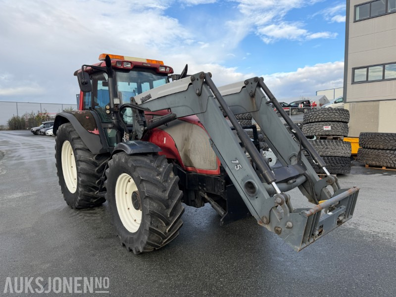 2008 Valtra T-180 Traktor med frontlaster / 1362 timer - Traktori: kuva 2008 Valtra T-180 Traktor med frontlaster / 1362 timer - Traktori 2008 Valtra T-180 Traktor med frontlaster / 1362 timer - Traktori: kuva 2008 Valtra T-180 Traktor med frontlaster / 1362 timer - Traktori