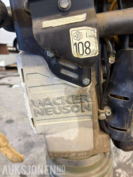 2009 Wacker Neuson Neuson Hoppetusse / Plate vibrator - Jyrä: kuva 2009 Wacker Neuson Neuson Hoppetusse / Plate vibrator - Jyrä 2009 Wacker Neuson Neuson Hoppetusse / Plate vibrator - Jyrä: kuva 2009 Wacker Neuson Neuson Hoppetusse / Plate vibrator - Jyrä