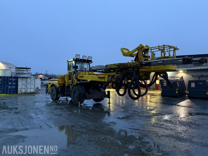 2012 Atlas Copco Boomer E2C Borerigg, To-bom oppsett med integrert kurv - Porakone: kuva 2012 Atlas Copco Boomer E2C Borerigg, To-bom oppsett med integrert kurv - Porakone 2012 Atlas Copco Boomer E2C Borerigg, To-bom oppsett med integrert kurv - Porakone: kuva 2012 Atlas Copco Boomer E2C Borerigg, To-bom oppsett med integrert kurv - Porakone