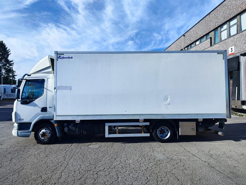 2012 DAF LF 45.180 / Zepro 1500 løftelem / Sidedør på skap - Umpikori kuorma-auto: kuva 2012 DAF LF 45.180 / Zepro 1500 løftelem / Sidedør på skap - Umpikori kuorma-auto 2012 DAF LF 45.180 / Zepro 1500 løftelem / Sidedør på skap - Umpikori kuorma-auto: kuva 2012 DAF LF 45.180 / Zepro 1500 løftelem / Sidedør på skap - Umpikori kuorma-auto