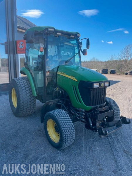 2012 John Deere 4720 traktor / 3.892 timer / Bakrutepusser / - Traktori: kuva 2012 John Deere 4720 traktor / 3.892 timer / Bakrutepusser / - Traktori 2012 John Deere 4720 traktor / 3.892 timer / Bakrutepusser / - Traktori: kuva 2012 John Deere 4720 traktor / 3.892 timer / Bakrutepusser / - Traktori