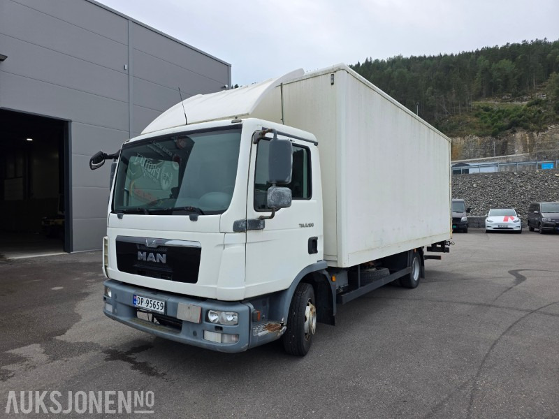 2013 MAN TGL 8.180 - 3 seter - EURO5T - Cruisekontroll - Totalvekt 7490 kg - Umpikori kuorma-auto: kuva 2013 MAN TGL 8.180 - 3 seter - EURO5T - Cruisekontroll - Totalvekt 7490 kg - Umpikori kuorma-auto 2013 MAN TGL 8.180 - 3 seter - EURO5T - Cruisekontroll - Totalvekt 7490 kg - Umpikori kuorma-auto: kuva 2013 MAN TGL 8.180 - 3 seter - EURO5T - Cruisekontroll - Totalvekt 7490 kg - Umpikori kuorma-auto