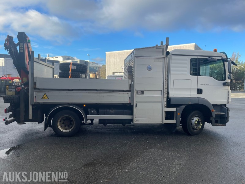 2013 MAN TGM 15.290 E- verkspåbygg med bak montert kran (Palfinger PK9002 – EH) og vinsj - Nye vinterfelger og dekk NYLIG EU OK - Nosturiauto: kuva 2013 MAN TGM 15.290 E- verkspåbygg med bak montert kran (Palfinger PK9002 – EH) og vinsj - Nye vinterfelger og dekk NYLIG EU OK - Nosturiauto 2013 MAN TGM 15.290 E- verkspåbygg med bak montert kran (Palfinger PK9002 – EH) og vinsj - Nye vinterfelger og dekk NYLIG EU OK - Nosturiauto: kuva 2013 MAN TGM 15.290 E- verkspåbygg med bak montert kran (Palfinger PK9002 – EH) og vinsj - Nye vinterfelger og dekk NYLIG EU OK - Nosturiauto