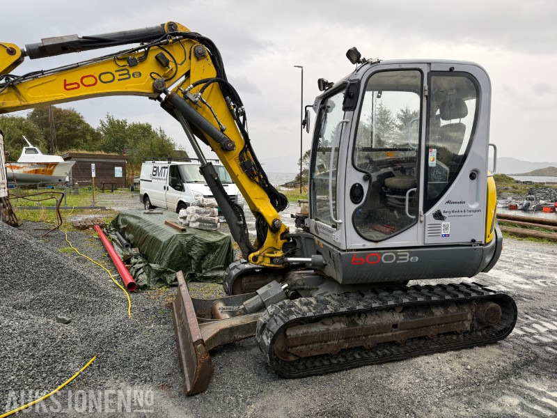 2013 Wacker Neuson 6003 - Gravemaskin - VA-bom - Gummibelter - tiltrotator - skjær - pusseskuff - 3535 timer - Kaivuri: kuva 2013 Wacker Neuson 6003 - Gravemaskin - VA-bom - Gummibelter - tiltrotator - skjær - pusseskuff - 3535 timer - Kaivuri 2013 Wacker Neuson 6003 - Gravemaskin - VA-bom - Gummibelter - tiltrotator - skjær - pusseskuff - 3535 timer - Kaivuri: kuva 2013 Wacker Neuson 6003 - Gravemaskin - VA-bom - Gummibelter - tiltrotator - skjær - pusseskuff - 3535 timer - Kaivuri