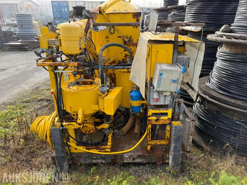 2014 Atlas Copco Unigrout Rig Smart M2 E45 / Injeksjonsplattform - Rakennustarvikkeet: kuva 2014 Atlas Copco Unigrout Rig Smart M2 E45 / Injeksjonsplattform - Rakennustarvikkeet 2014 Atlas Copco Unigrout Rig Smart M2 E45 / Injeksjonsplattform - Rakennustarvikkeet: kuva 2014 Atlas Copco Unigrout Rig Smart M2 E45 / Injeksjonsplattform - Rakennustarvikkeet