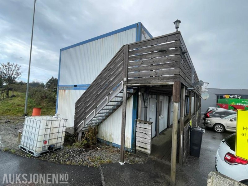 2015 Brakkerigg - Containerbrakker i stål med 8 hybler komplett med hybelkomfyr, dusj, toalett, lys og varme. - Rakennustarvikkeet: kuva 2015 Brakkerigg - Containerbrakker i stål med 8 hybler komplett med hybelkomfyr, dusj, toalett, lys og varme. - Rakennustarvikkeet 2015 Brakkerigg - Containerbrakker i stål med 8 hybler komplett med hybelkomfyr, dusj, toalett, lys og varme. - Rakennustarvikkeet: kuva 2015 Brakkerigg - Containerbrakker i stål med 8 hybler komplett med hybelkomfyr, dusj, toalett, lys og varme. - Rakennustarvikkeet