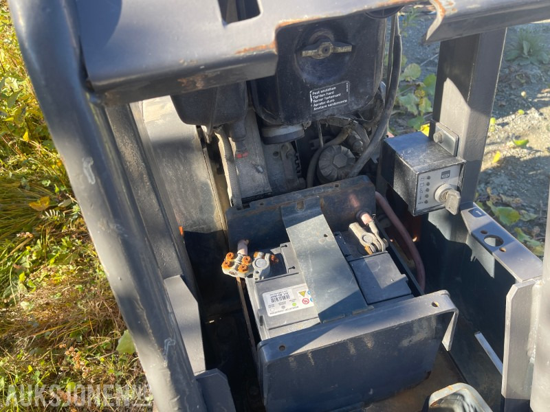 2015 Supra vibroplate - Hoppetusse med Hatz dieselmotor – Reversibel - Jyrä: kuva 2015 Supra vibroplate - Hoppetusse med Hatz dieselmotor – Reversibel - Jyrä 2015 Supra vibroplate - Hoppetusse med Hatz dieselmotor – Reversibel - Jyrä: kuva 2015 Supra vibroplate - Hoppetusse med Hatz dieselmotor – Reversibel - Jyrä