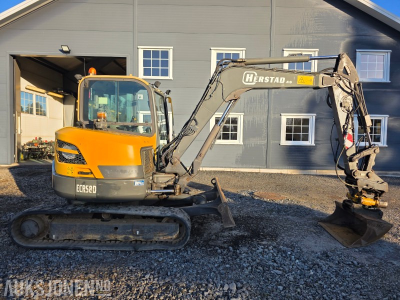 2016 VOLVO ECR58 TILTROTATOR HURTIGFESTE S50 MEDFØLGER GRAVESKUFF PUSSESKUFF SERTIFISERT TIL JULI 2026 - Minikuormaaja: kuva 2016 VOLVO ECR58 TILTROTATOR HURTIGFESTE S50 MEDFØLGER GRAVESKUFF PUSSESKUFF SERTIFISERT TIL JULI 2026 - Minikuormaaja 2016 VOLVO ECR58 TILTROTATOR HURTIGFESTE S50 MEDFØLGER GRAVESKUFF PUSSESKUFF SERTIFISERT TIL JULI 2026 - Minikuormaaja: kuva 2016 VOLVO ECR58 TILTROTATOR HURTIGFESTE S50 MEDFØLGER GRAVESKUFF PUSSESKUFF SERTIFISERT TIL JULI 2026 - Minikuormaaja