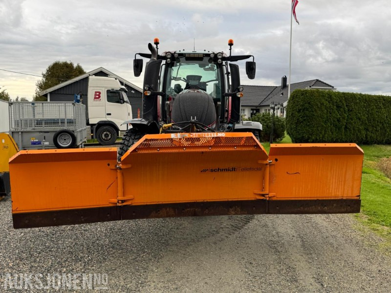 2016 Valtra T174E med Schmidt Tellefsdal U-LS 43.6 plog (2022), Valtra 76 frontlaster og betong lodd - Traktori: kuva 2016 Valtra T174E med Schmidt Tellefsdal U-LS 43.6 plog (2022), Valtra 76 frontlaster og betong lodd - Traktori 2016 Valtra T174E med Schmidt Tellefsdal U-LS 43.6 plog (2022), Valtra 76 frontlaster og betong lodd - Traktori: kuva 2016 Valtra T174E med Schmidt Tellefsdal U-LS 43.6 plog (2022), Valtra 76 frontlaster og betong lodd - Traktori