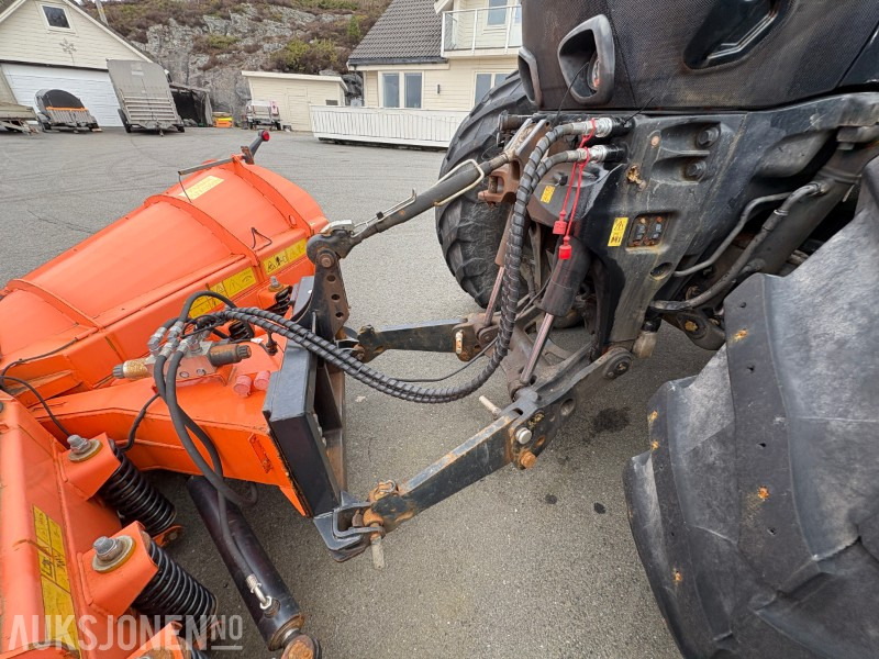 2016 mod CASE IH Optum 300CVX med Pronar PUV-3300M V-plog og Kupper Weiser strøkasse - Traktori: kuva 2016 mod CASE IH Optum 300CVX med Pronar PUV-3300M V-plog og Kupper Weiser strøkasse - Traktori 2016 mod CASE IH Optum 300CVX med Pronar PUV-3300M V-plog og Kupper Weiser strøkasse - Traktori: kuva 2016 mod CASE IH Optum 300CVX med Pronar PUV-3300M V-plog og Kupper Weiser strøkasse - Traktori