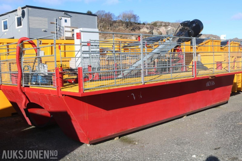 2017 Moi AS flåte med mudder pumpe i god stand. Hoyer el. motor 55 kW. - Rakennustarvikkeet: kuva 2017 Moi AS flåte med mudder pumpe i god stand. Hoyer el. motor 55 kW. - Rakennustarvikkeet 2017 Moi AS flåte med mudder pumpe i god stand. Hoyer el. motor 55 kW. - Rakennustarvikkeet: kuva 2017 Moi AS flåte med mudder pumpe i god stand. Hoyer el. motor 55 kW. - Rakennustarvikkeet