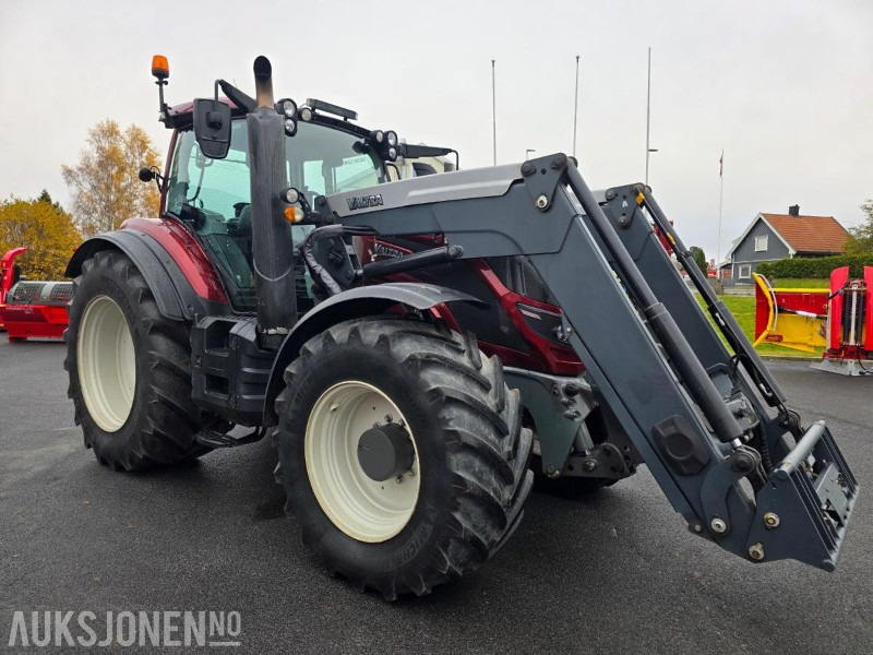 2017 Valtra T234 Traktor Med ISOBUS og frontlaster. - Traktori: kuva 2017 Valtra T234 Traktor Med ISOBUS og frontlaster. - Traktori 2017 Valtra T234 Traktor Med ISOBUS og frontlaster. - Traktori: kuva 2017 Valtra T234 Traktor Med ISOBUS og frontlaster. - Traktori