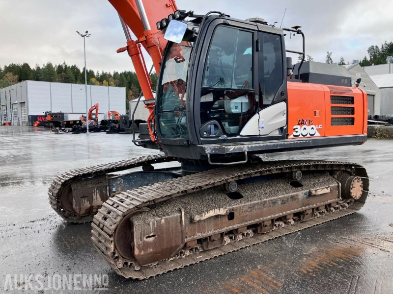 2018 Hitachi ZX300 LC-6 - Topcon GX60 - Sentralsmøring - 8200t - Kaivuri: kuva 2018 Hitachi ZX300 LC-6 - Topcon GX60 - Sentralsmøring - 8200t - Kaivuri 2018 Hitachi ZX300 LC-6 - Topcon GX60 - Sentralsmøring - 8200t - Kaivuri: kuva 2018 Hitachi ZX300 LC-6 - Topcon GX60 - Sentralsmøring - 8200t - Kaivuri