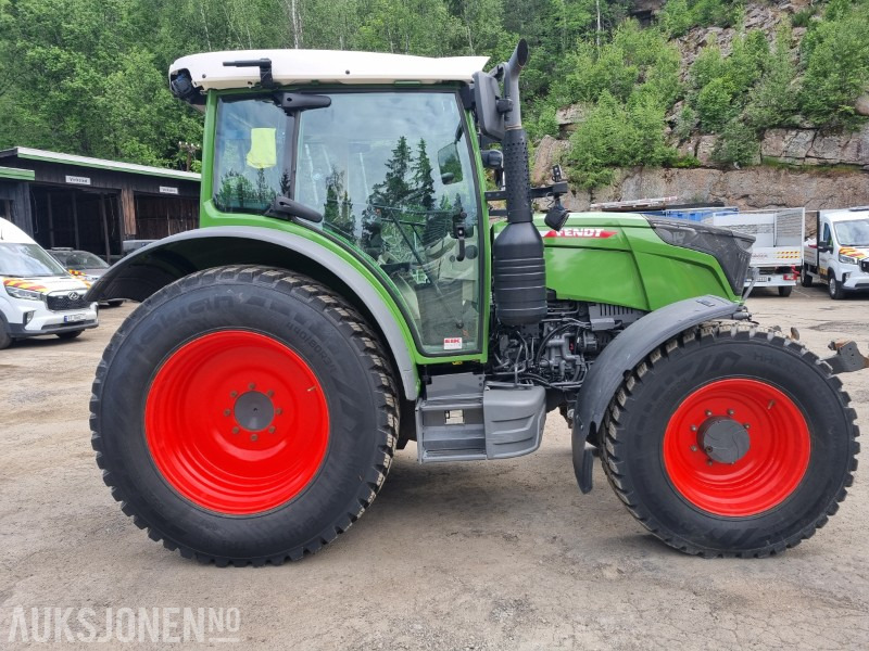 2022 Fendt 211 Vario traktor 1 eier 1834 timer - Traktori: kuva 2022 Fendt 211 Vario traktor 1 eier 1834 timer - Traktori 2022 Fendt 211 Vario traktor 1 eier 1834 timer - Traktori: kuva 2022 Fendt 211 Vario traktor 1 eier 1834 timer - Traktori
