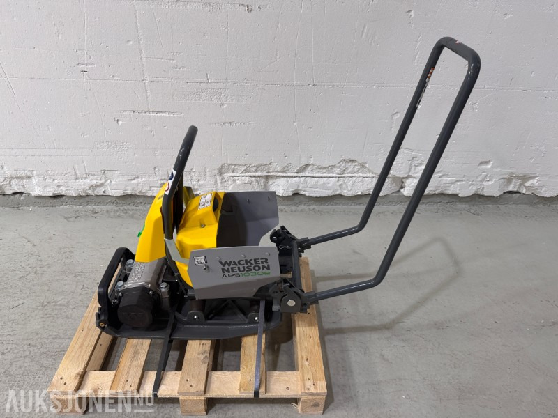 2022 Wacker Neuson APS1030e - 50 KG EL VIBROPLATE - Jyrä: kuva 2022 Wacker Neuson APS1030e - 50 KG EL VIBROPLATE - Jyrä 2022 Wacker Neuson APS1030e - 50 KG EL VIBROPLATE - Jyrä: kuva 2022 Wacker Neuson APS1030e - 50 KG EL VIBROPLATE - Jyrä