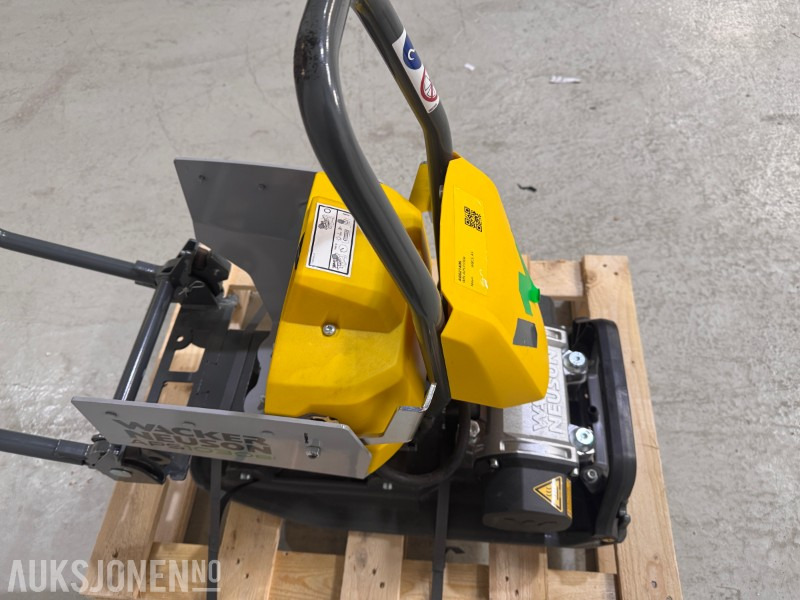 2022 Wacker Neuson APS1030e - 50 KG EL VIBROPLATE - Jyrä: kuva 2022 Wacker Neuson APS1030e - 50 KG EL VIBROPLATE - Jyrä 2022 Wacker Neuson APS1030e - 50 KG EL VIBROPLATE - Jyrä: kuva 2022 Wacker Neuson APS1030e - 50 KG EL VIBROPLATE - Jyrä