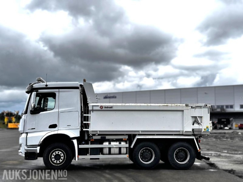 2023 Mercedes-Benz Arocs tippbil m/ Istrail tippkasse – 53 374 km - Kippiauto kuorma-auto: kuva 2023 Mercedes-Benz Arocs tippbil m/ Istrail tippkasse – 53 374 km - Kippiauto kuorma-auto 2023 Mercedes-Benz Arocs tippbil m/ Istrail tippkasse – 53 374 km - Kippiauto kuorma-auto: kuva 2023 Mercedes-Benz Arocs tippbil m/ Istrail tippkasse – 53 374 km - Kippiauto kuorma-auto