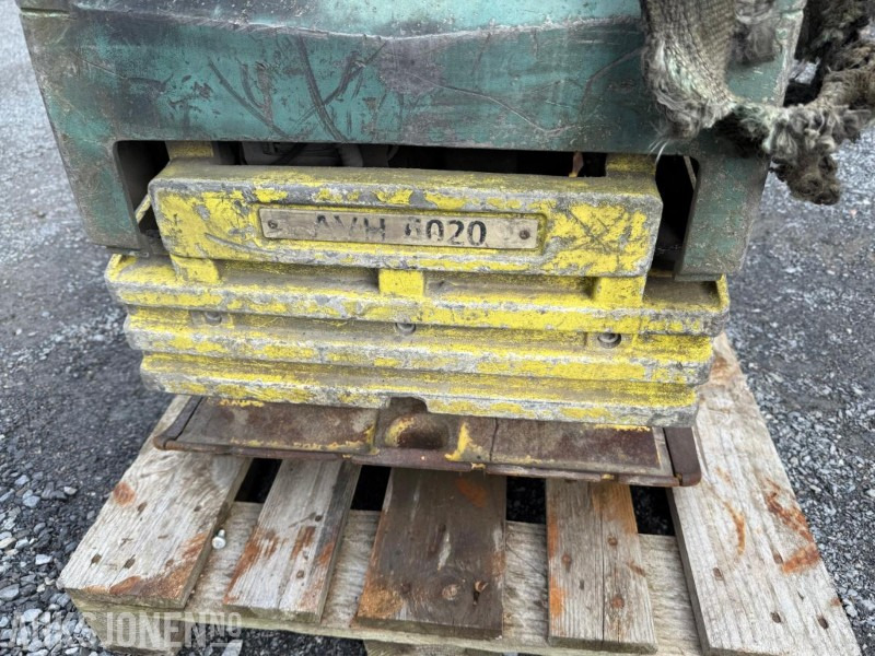 AMMANN AVH 6020 Vibroplate / Hoppetusse - Jyrä: kuva AMMANN AVH 6020 Vibroplate / Hoppetusse - Jyrä AMMANN AVH 6020 Vibroplate / Hoppetusse - Jyrä: kuva AMMANN AVH 6020 Vibroplate / Hoppetusse - Jyrä