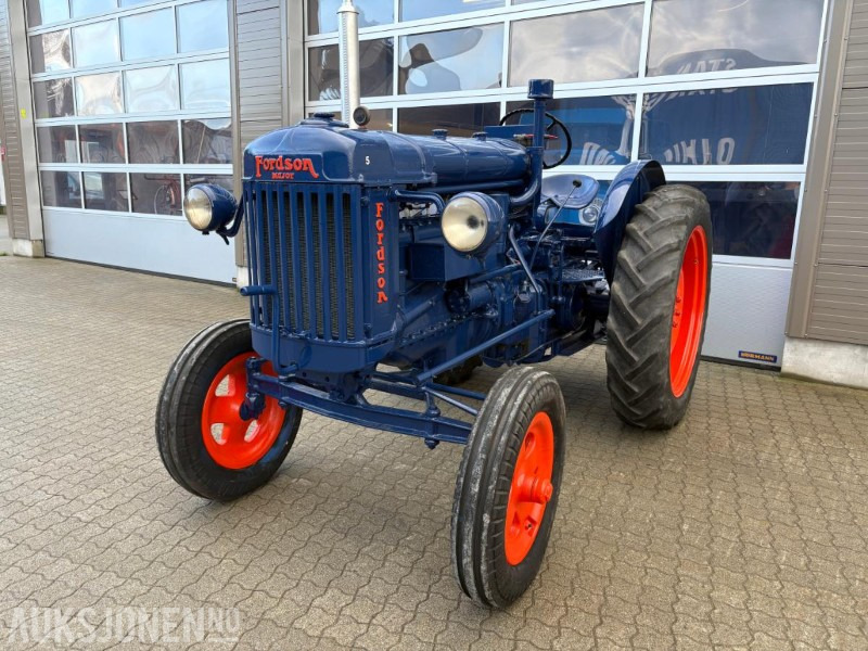 Ford Fordson-Stegamajor E27N - Traktori: kuva Ford Fordson-Stegamajor E27N - Traktori Ford Fordson-Stegamajor E27N - Traktori: kuva Ford Fordson-Stegamajor E27N - Traktori
