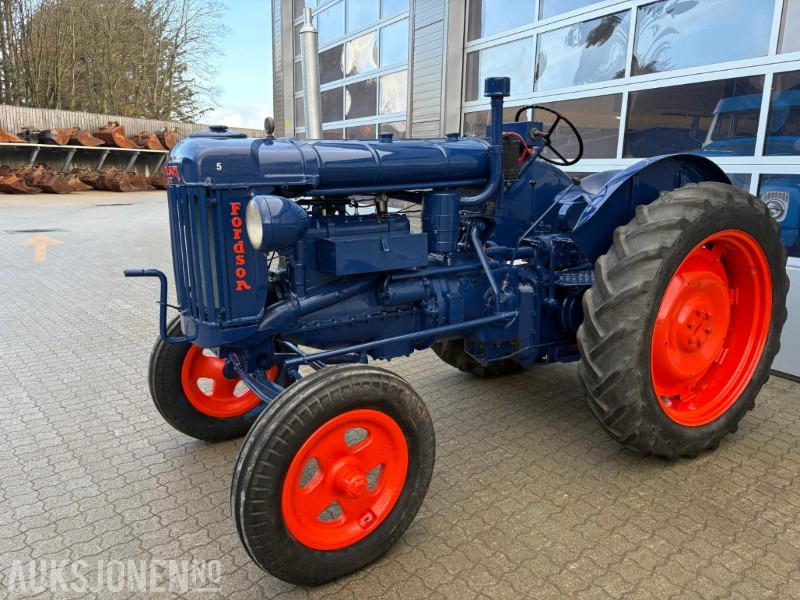 Ford Fordson-Stegamajor E27N - Traktori: kuva Ford Fordson-Stegamajor E27N - Traktori Ford Fordson-Stegamajor E27N - Traktori: kuva Ford Fordson-Stegamajor E27N - Traktori