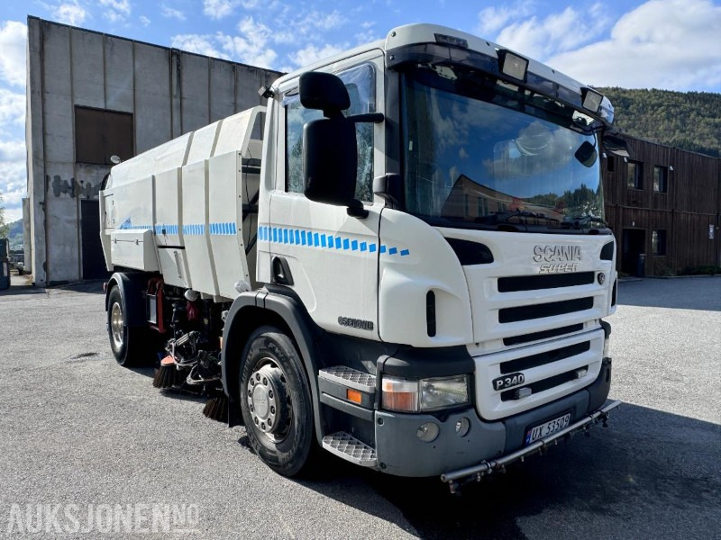 2006 Scania P340 DB - 4X2 - HNA Feiebil - Gått kun 99.688 km - Kunnallis-/ Erikoisajoneuvot: kuva 2006 Scania P340 DB - 4X2 - HNA Feiebil - Gått kun 99.688 km - Kunnallis-/ Erikoisajoneuvot 2006 Scania P340 DB - 4X2 - HNA Feiebil - Gått kun 99.688 km - Kunnallis-/ Erikoisajoneuvot: kuva 2006 Scania P340 DB - 4X2 - HNA Feiebil - Gått kun 99.688 km - Kunnallis-/ Erikoisajoneuvot