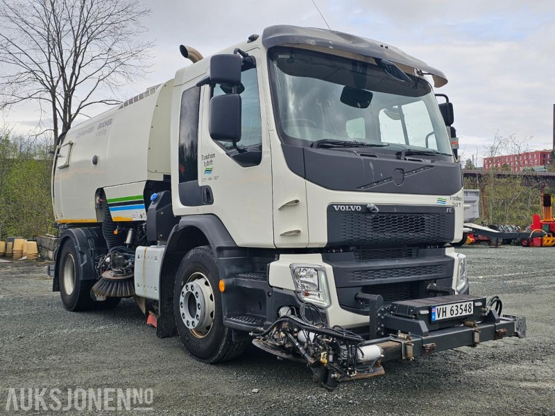 2014 Volvo FE Feiebil med Bucher Schörling CityFant 6000 påbygg/Komplett feiesystem - Kunnallis-/ Erikoisajoneuvot: kuva 2014 Volvo FE Feiebil med Bucher Schörling CityFant 6000 påbygg/Komplett feiesystem - Kunnallis-/ Erikoisajoneuvot 2014 Volvo FE Feiebil med Bucher Schörling CityFant 6000 påbygg/Komplett feiesystem - Kunnallis-/ Erikoisajoneuvot: kuva 2014 Volvo FE Feiebil med Bucher Schörling CityFant 6000 påbygg/Komplett feiesystem - Kunnallis-/ Erikoisajoneuvot