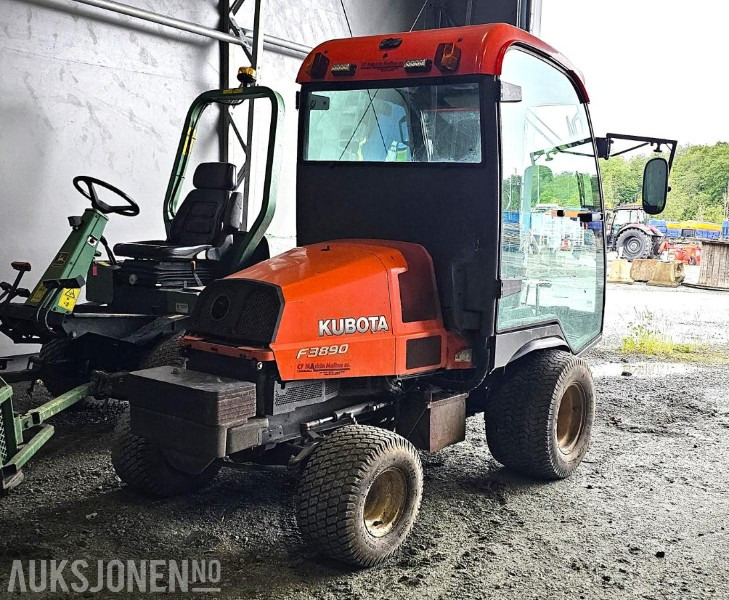 Kunnallis-/ Erikoisajoneuvot 2017 Kubota F3890 redskapsbærer med hytte og klippeaggregat: kuva Kunnallis-/ Erikoisajoneuvot 2017 Kubota F3890 redskapsbærer med hytte og klippeaggregat