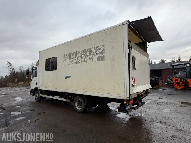 2011 MAN JF/MAN KST01 Lasterom med baklem og Mannskapsrom - Kuorma-auto: kuva 2011 MAN JF/MAN KST01 Lasterom med baklem og Mannskapsrom - Kuorma-auto 2011 MAN JF/MAN KST01 Lasterom med baklem og Mannskapsrom - Kuorma-auto: kuva 2011 MAN JF/MAN KST01 Lasterom med baklem og Mannskapsrom - Kuorma-auto