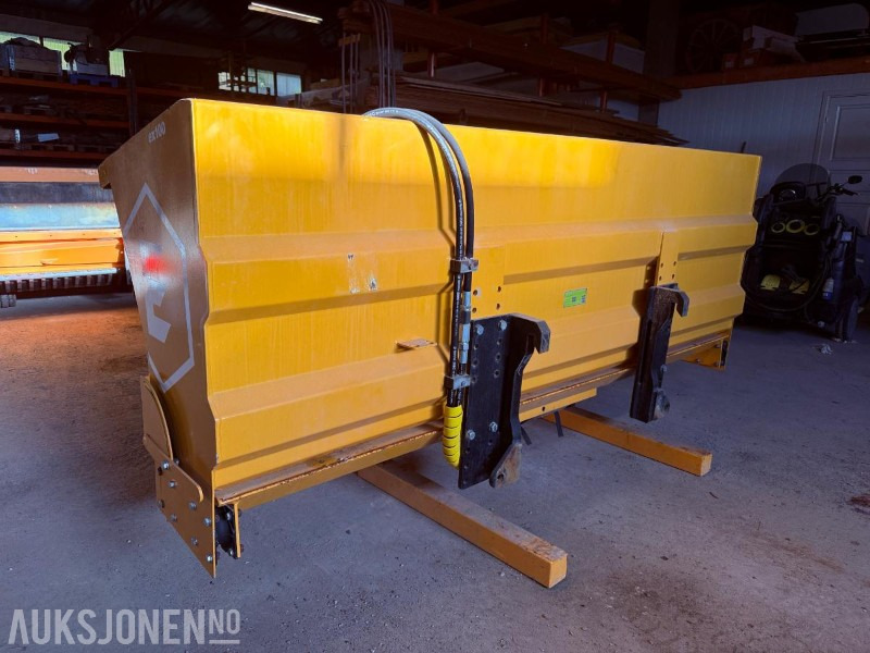 2019 EXERO EX100 Sandstrøer med hydraulikk og vibrator - Kuorma-auto: kuva 2019 EXERO EX100 Sandstrøer med hydraulikk og vibrator - Kuorma-auto 2019 EXERO EX100 Sandstrøer med hydraulikk og vibrator - Kuorma-auto: kuva 2019 EXERO EX100 Sandstrøer med hydraulikk og vibrator - Kuorma-auto