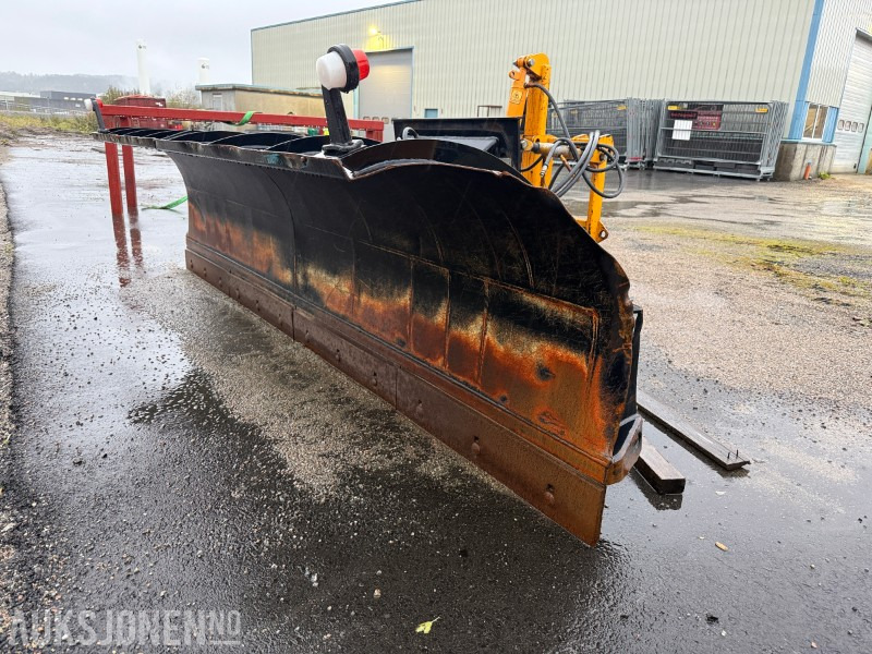 Gradmeko Plog med Markeringslys, Paralellogram og Fjærbelastet slitestål - Kuorma-auto: kuva Gradmeko Plog med Markeringslys, Paralellogram og Fjærbelastet slitestål - Kuorma-auto Gradmeko Plog med Markeringslys, Paralellogram og Fjærbelastet slitestål - Kuorma-auto: kuva Gradmeko Plog med Markeringslys, Paralellogram og Fjærbelastet slitestål - Kuorma-auto