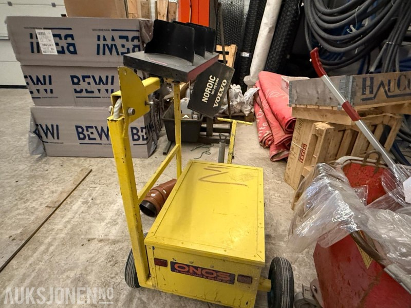 LED-trafikklys - Rakennustarvikkeet: kuva LED-trafikklys - Rakennustarvikkeet LED-trafikklys - Rakennustarvikkeet: kuva LED-trafikklys - Rakennustarvikkeet