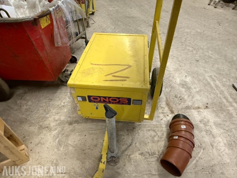 LED-trafikklys - Rakennustarvikkeet: kuva LED-trafikklys - Rakennustarvikkeet LED-trafikklys - Rakennustarvikkeet: kuva LED-trafikklys - Rakennustarvikkeet