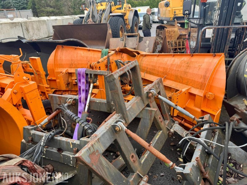 2012 Snježni Plug Snøplog - Lisälaitteet - Rakennuskoneet: kuva  2012 Snježni Plug Snøplog - Lisälaitteet - Rakennuskoneet 2012 Snježni Plug Snøplog - Lisälaitteet - Rakennuskoneet: kuva  2012 Snježni Plug Snøplog - Lisälaitteet - Rakennuskoneet