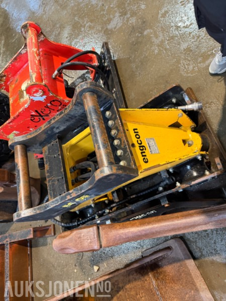 2015 Engcon hydraulisk vibroplate – S60 - robust komprimeringsutstyr for gravemaskin - Lisälaitteet - Rakennuskoneet: kuva 2015 Engcon hydraulisk vibroplate – S60 - robust komprimeringsutstyr for gravemaskin - Lisälaitteet - Rakennuskoneet 2015 Engcon hydraulisk vibroplate – S60 - robust komprimeringsutstyr for gravemaskin - Lisälaitteet - Rakennuskoneet: kuva 2015 Engcon hydraulisk vibroplate – S60 - robust komprimeringsutstyr for gravemaskin - Lisälaitteet - Rakennuskoneet