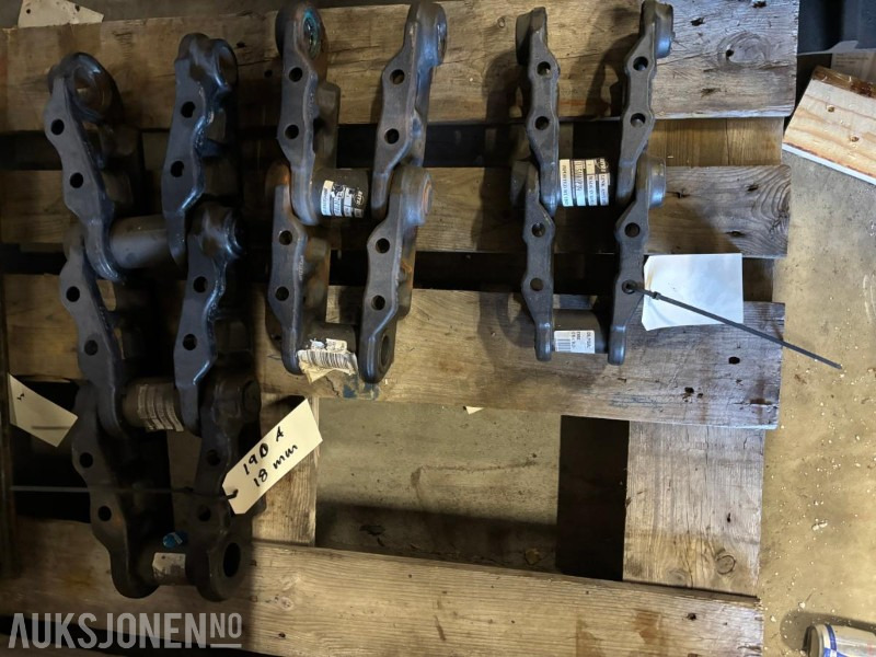 Belteplater Volvo EC210 - Lisälaitteet - Rakennuskoneet: kuva Belteplater Volvo EC210 - Lisälaitteet - Rakennuskoneet Belteplater Volvo EC210 - Lisälaitteet - Rakennuskoneet: kuva Belteplater Volvo EC210 - Lisälaitteet - Rakennuskoneet