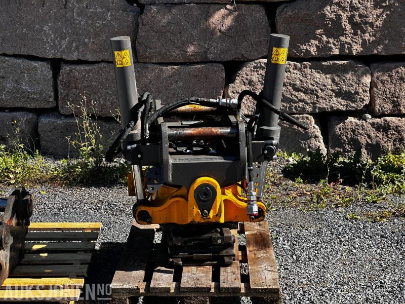 Lisälaitteet - Rakennuskoneet SMP ST22 Tiltrotator: kuva Lisälaitteet - Rakennuskoneet SMP ST22 Tiltrotator
