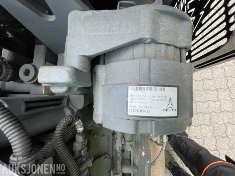 Lisälaitteet - Rakennuskoneet UBRUKT 2012 Deutz TCD 2012 L04 2V Motor - Hydraulikkpumpe - Styreskap/startskap - UBRUKT - Kjøpt inn for å passe til Powerscreen Warrior og Chieftain 1400.: kuva Lisälaitteet - Rakennuskoneet UBRUKT 2012 Deutz TCD 2012 L04 2V Motor - Hydraulikkpumpe - Styreskap/startskap - UBRUKT - Kjøpt inn for å passe til Powerscreen Warrior og Chieftain 1400.