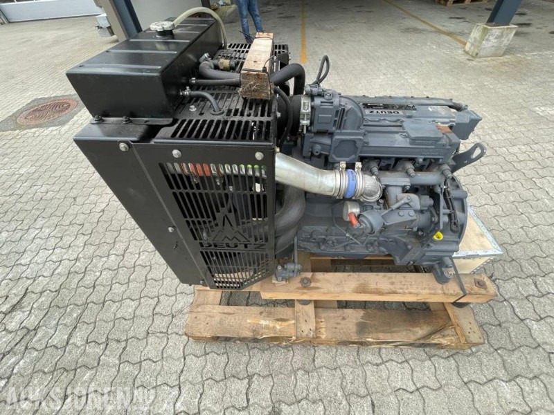 Lisälaitteet - Rakennuskoneet UBRUKT 2012 Deutz TCD 2012 L04 2V Motor - Hydraulikkpumpe - Styreskap/startskap - UBRUKT - Kjøpt inn for å passe til Powerscreen Warrior og Chieftain 1400.: kuva Lisälaitteet - Rakennuskoneet UBRUKT 2012 Deutz TCD 2012 L04 2V Motor - Hydraulikkpumpe - Styreskap/startskap - UBRUKT - Kjøpt inn for å passe til Powerscreen Warrior og Chieftain 1400.