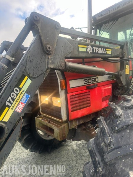 MASSEY FERGUSON 3090 MED FRONTLASTER / PALLEGAFFLER - Traktori: kuva MASSEY FERGUSON 3090 MED FRONTLASTER / PALLEGAFFLER - Traktori MASSEY FERGUSON 3090 MED FRONTLASTER / PALLEGAFFLER - Traktori: kuva MASSEY FERGUSON 3090 MED FRONTLASTER / PALLEGAFFLER - Traktori
